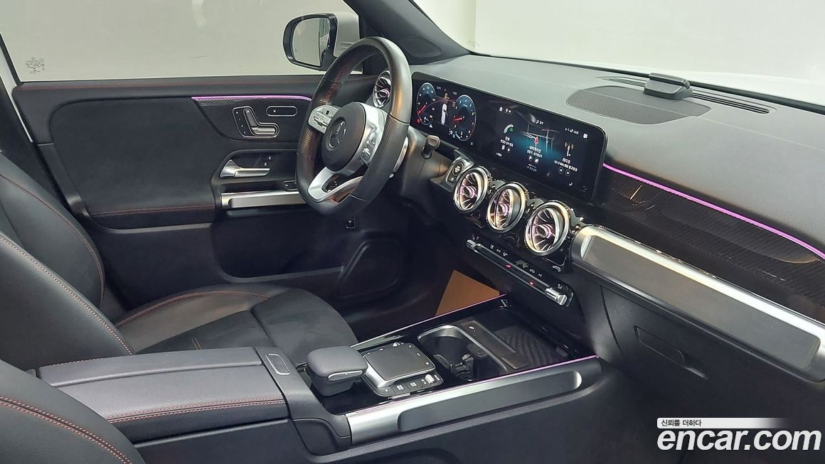 Mercedes-Benz GLB-Class 2021