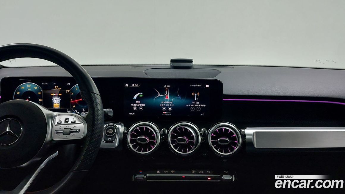 Mercedes-Benz GLB-Class 2021