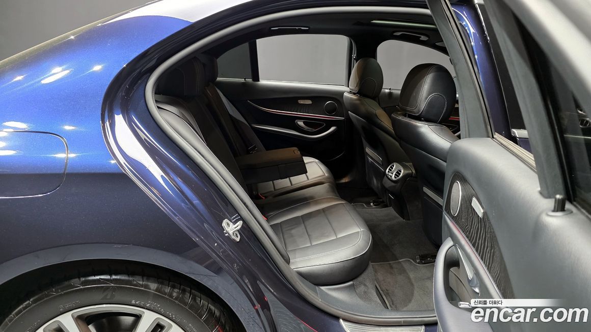 Mercedes-Benz E-Class 2023