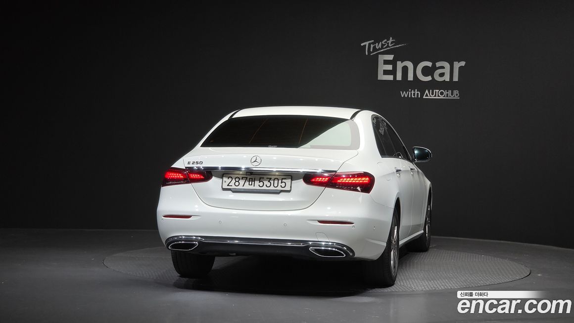 Mercedes-Benz E-Class 2023