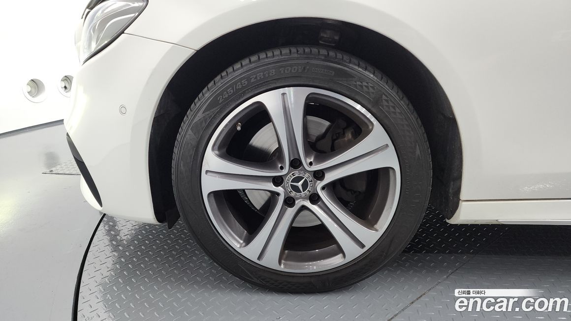 Mercedes-Benz E-Class 2019