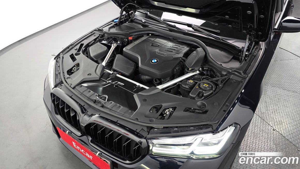 BMW 5-Series 2023