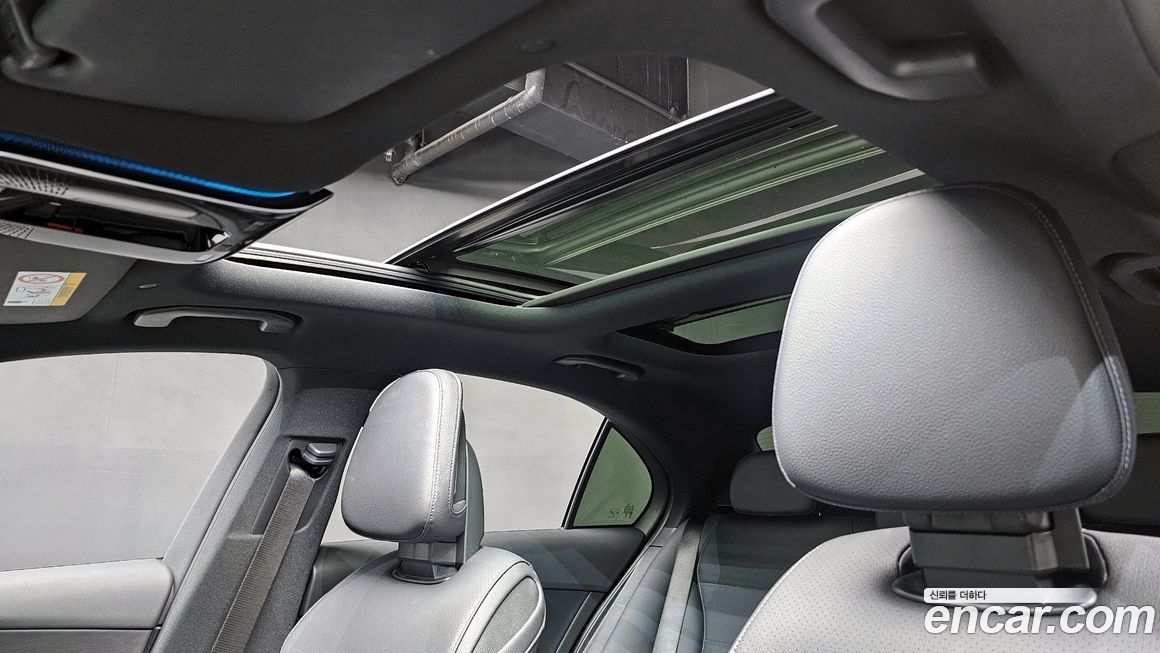 Mercedes-Benz C-Class 2024