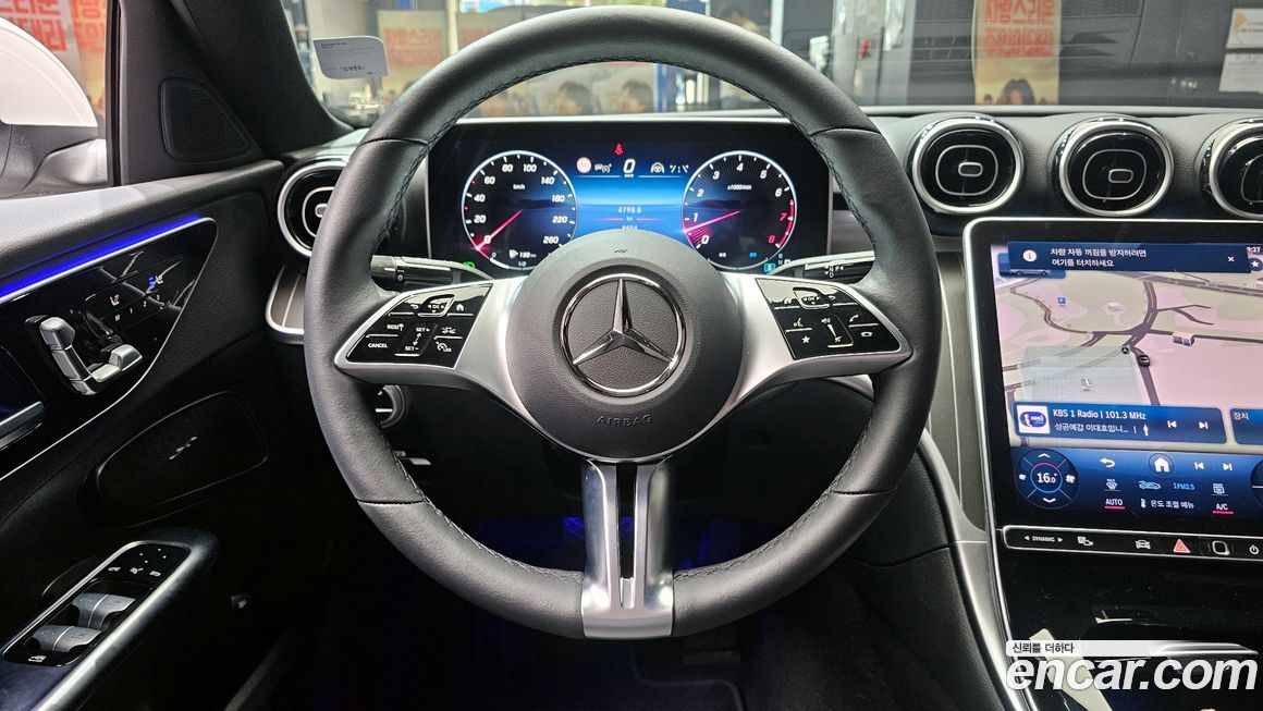 Mercedes-Benz C-Class 2024