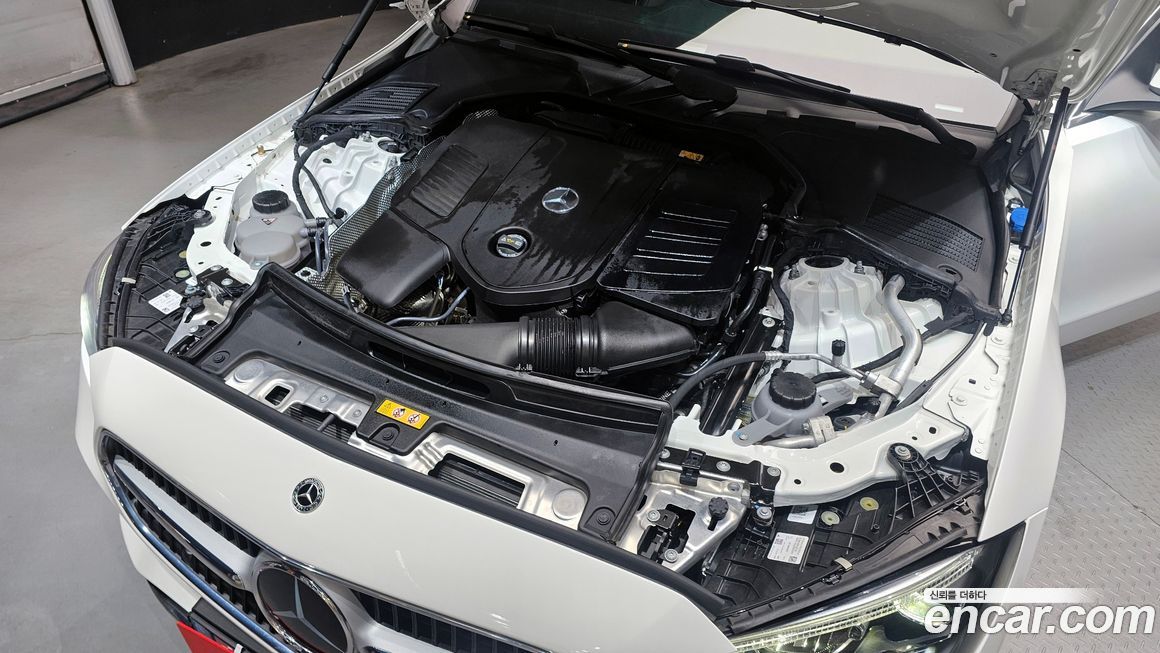 Mercedes-Benz C-Class 2024