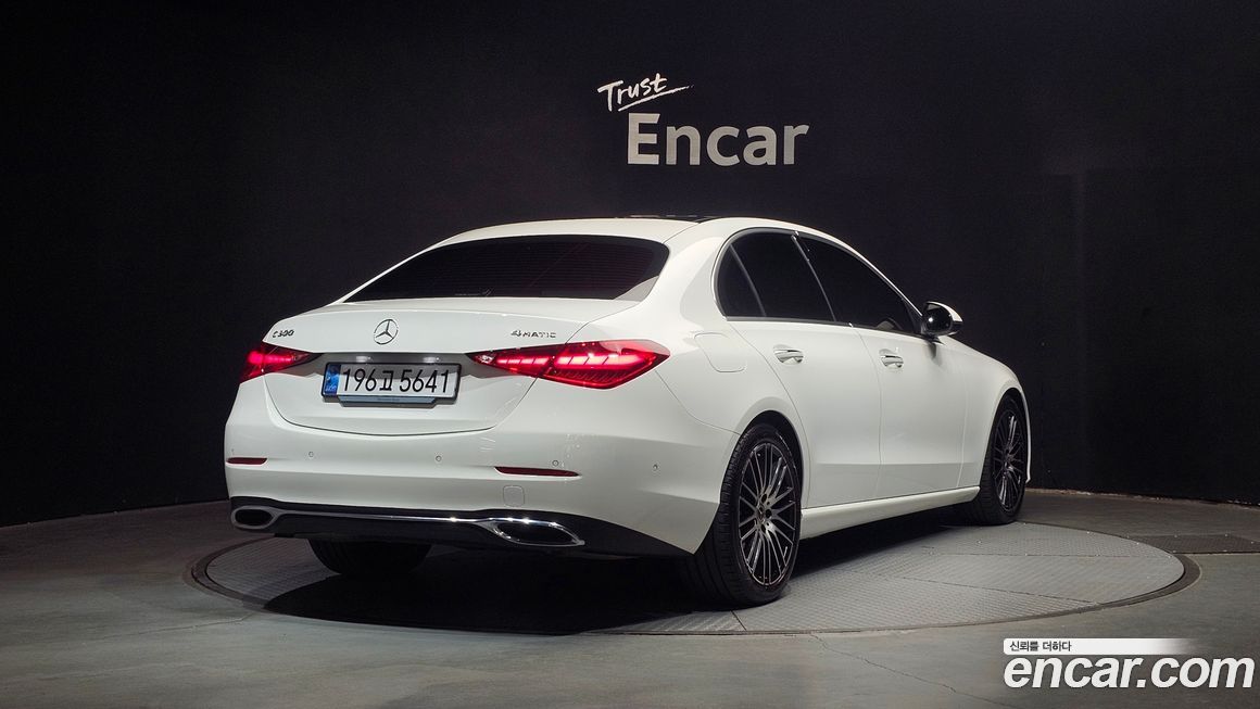 Mercedes-Benz C-Class 2024