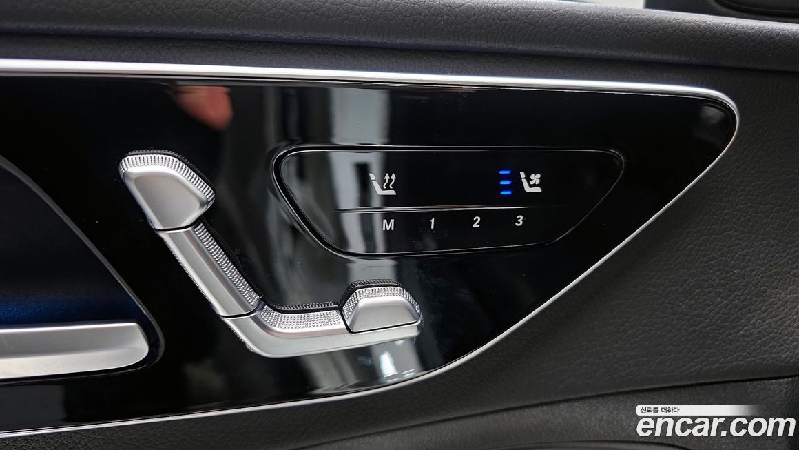 Mercedes-Benz C-Class 2024
