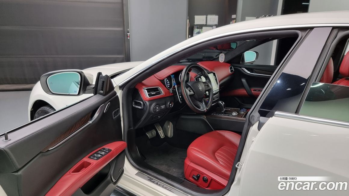 Maserati Ghibli 2017