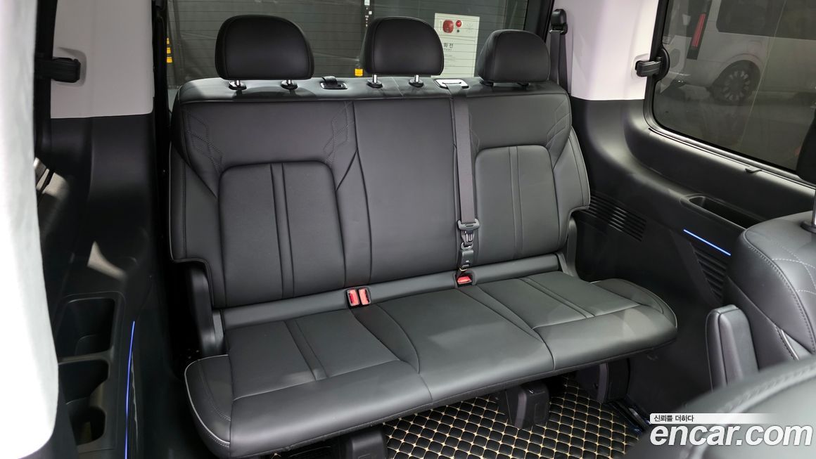 Hyundai Staria 2025