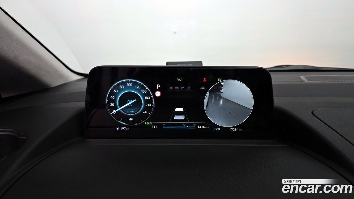 Hyundai Staria 2025