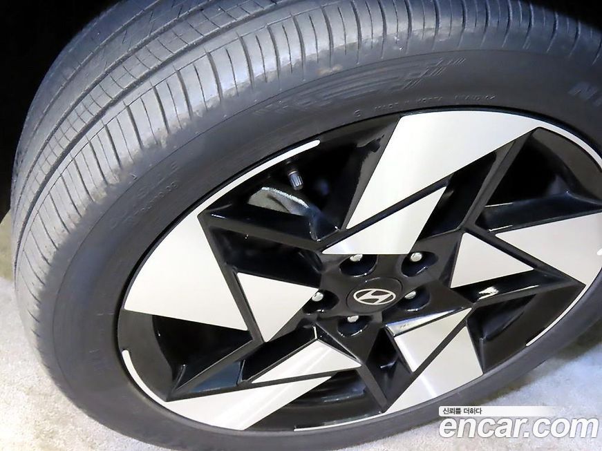 Hyundai Kona 2025