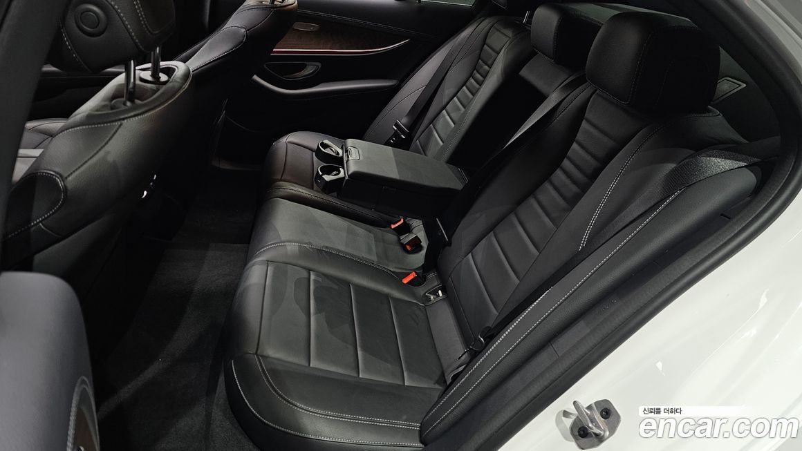 Mercedes-Benz E-Class 2023