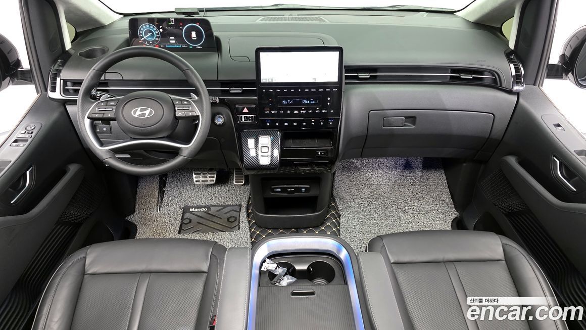 Hyundai Staria 2025
