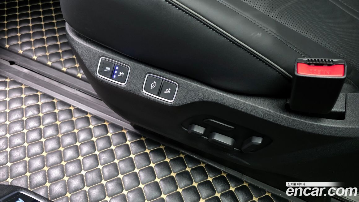 Hyundai Staria 2025