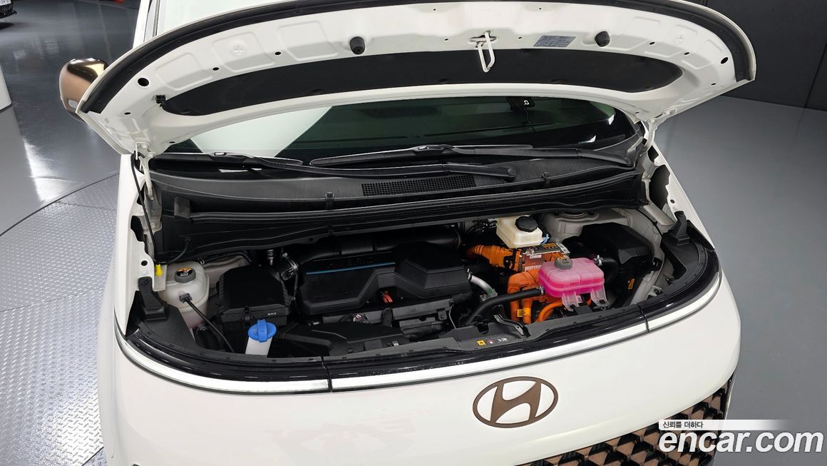 Hyundai Staria 2025