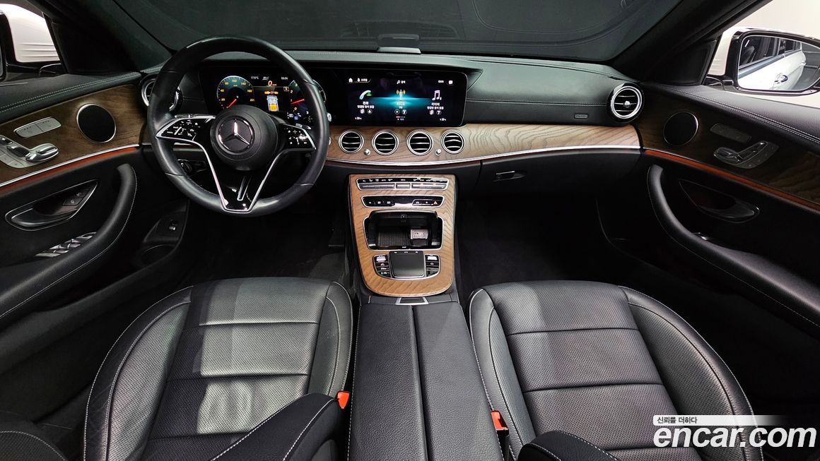Mercedes-Benz E-Class 2023