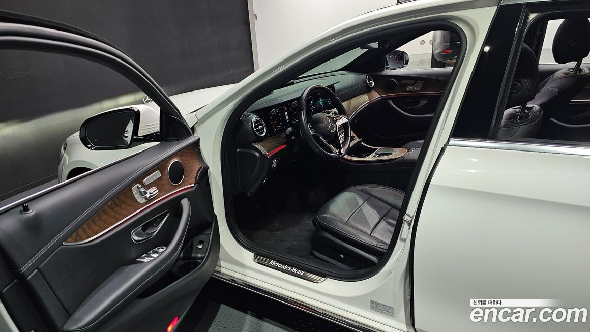 Mercedes-Benz E-Class 2023