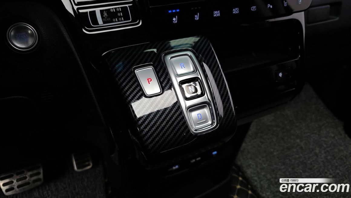 Hyundai Staria 2025