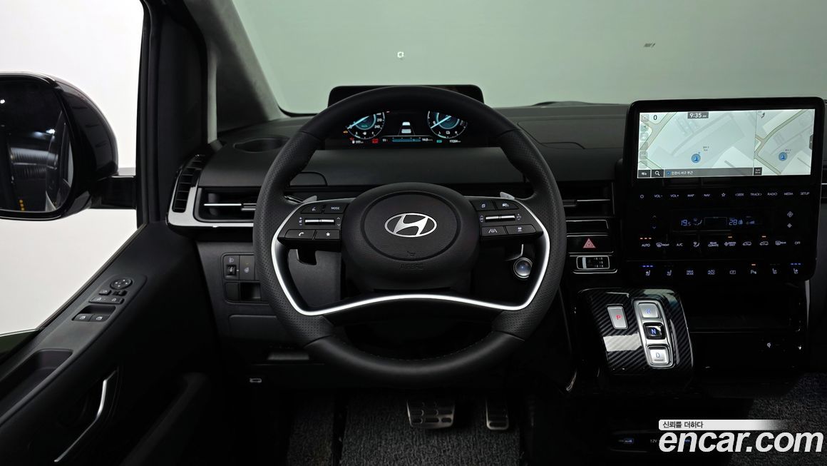 Hyundai Staria 2025