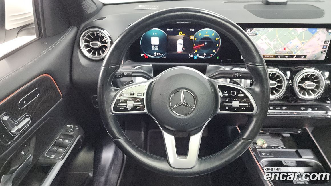 Mercedes-Benz GLB-Class 2021