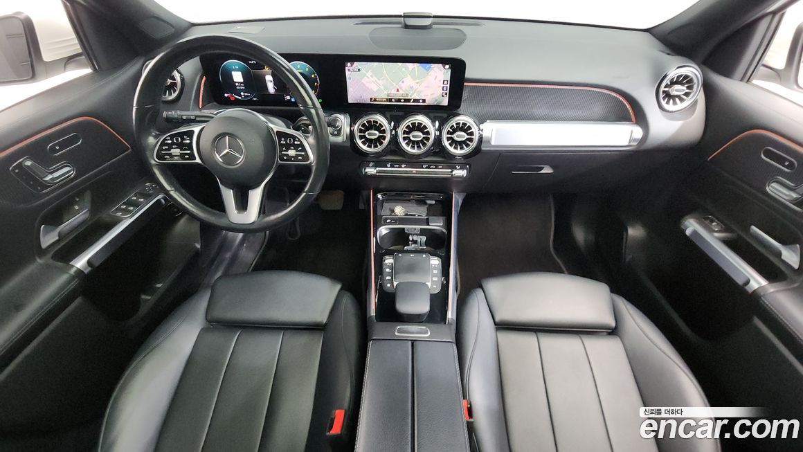 Mercedes-Benz GLB-Class 2021