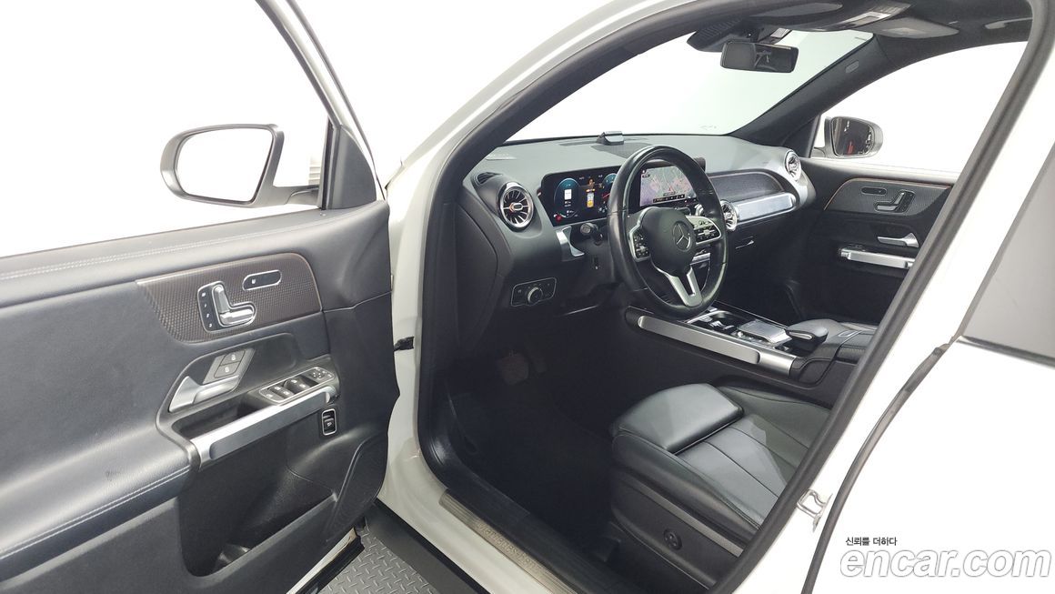 Mercedes-Benz GLB-Class 2021