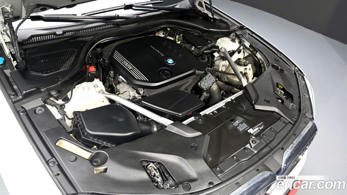 BMW 5-Series 2020