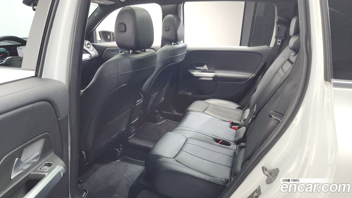 Mercedes-Benz GLB-Class 2021