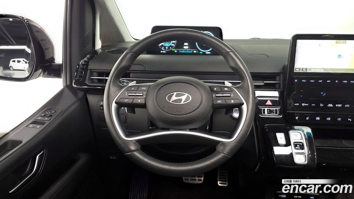 Hyundai Staria 2025