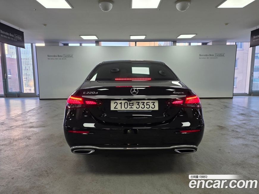 Mercedes-Benz E-Class 2022
