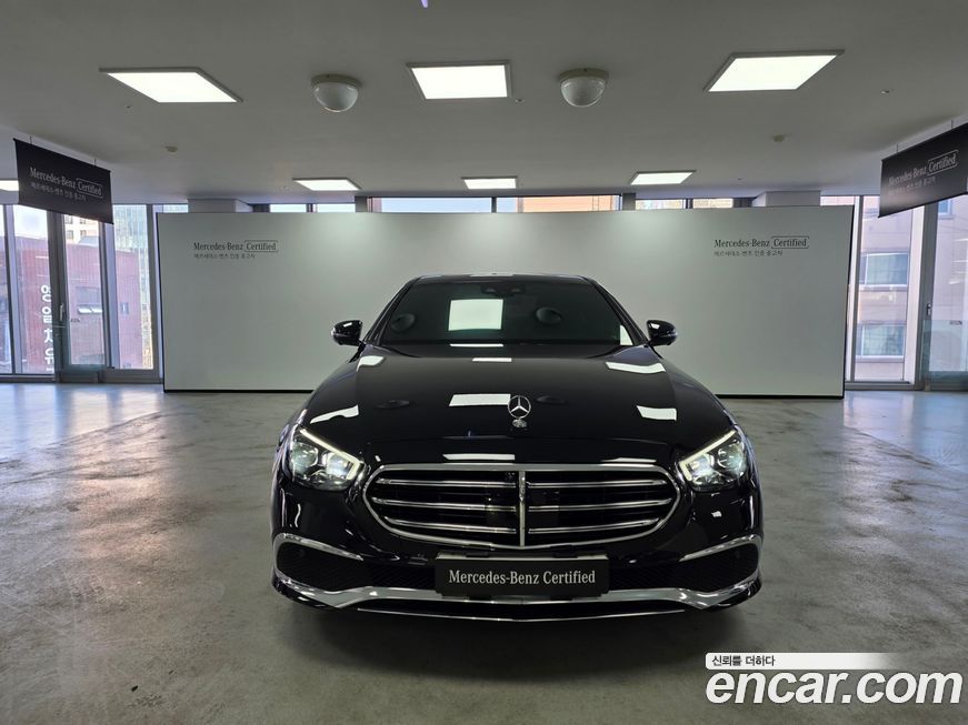 Mercedes-Benz E-Class 2022