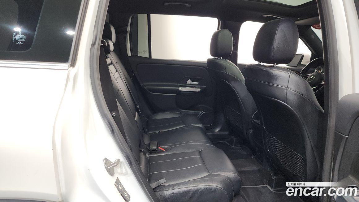 Mercedes-Benz GLB-Class 2021