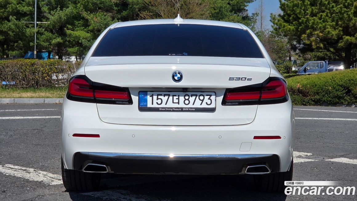 BMW 5-Series 2023