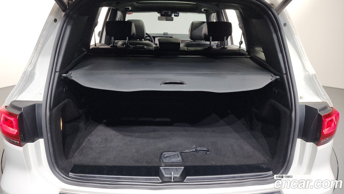 Mercedes-Benz GLB-Class 2021