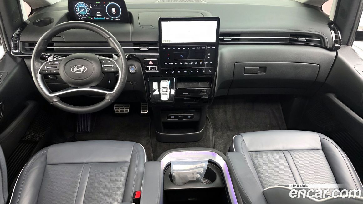 Hyundai Staria 2025