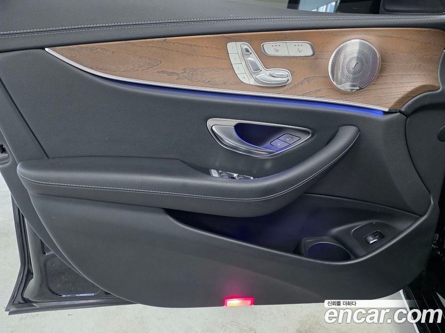 Mercedes-Benz E-Class 2022