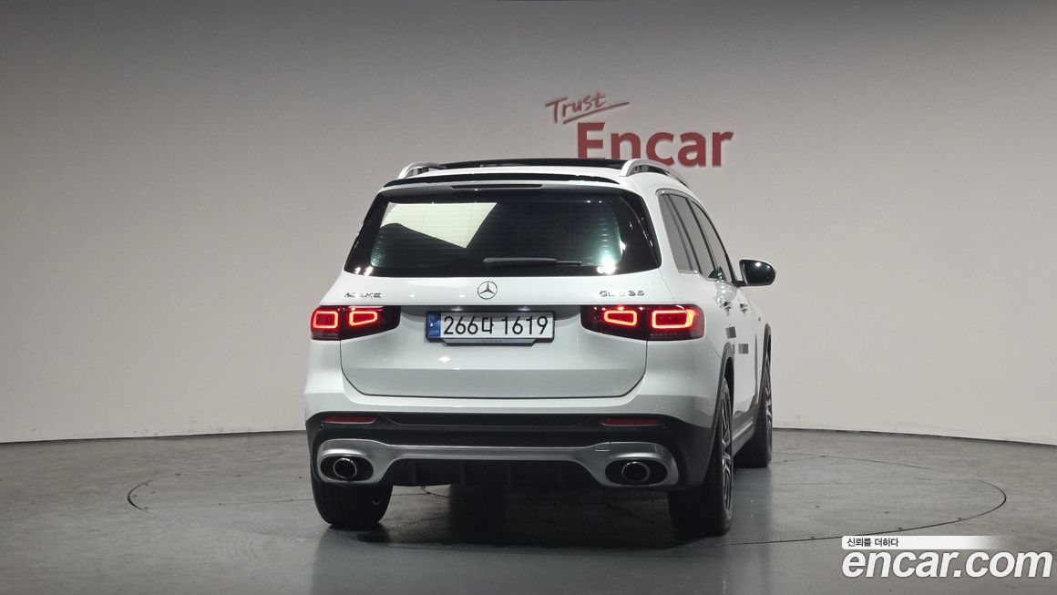 Mercedes-Benz GLB-Class 2023