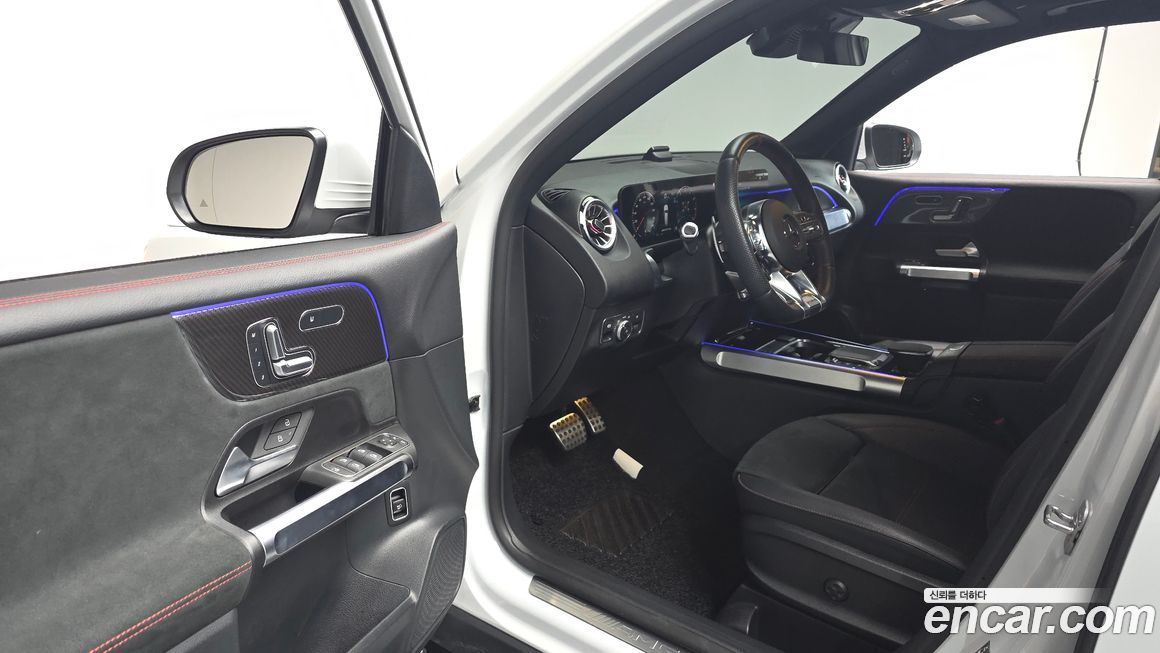 Mercedes-Benz GLB-Class 2023