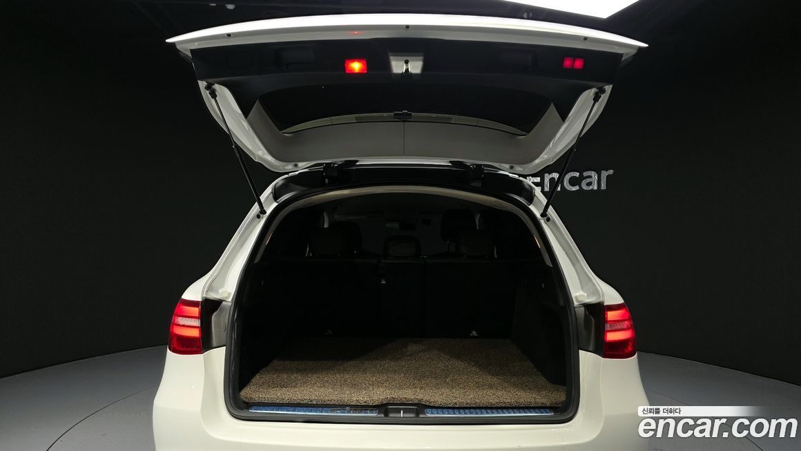 Mercedes-Benz GLC-Class 2019