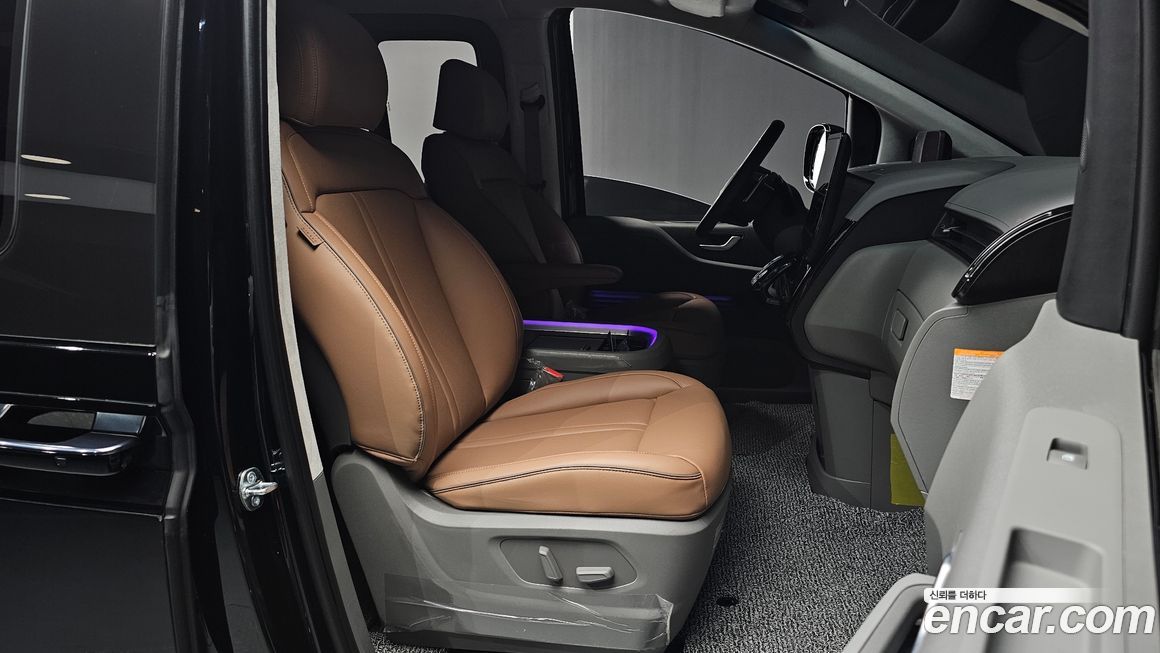 Hyundai Staria 2025