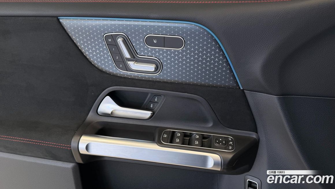 Mercedes-Benz GLB-Class 2025