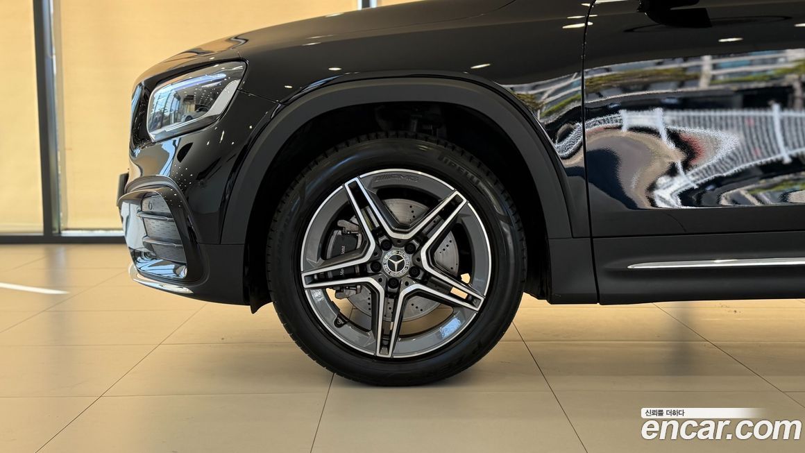 Mercedes-Benz GLB-Class 2025