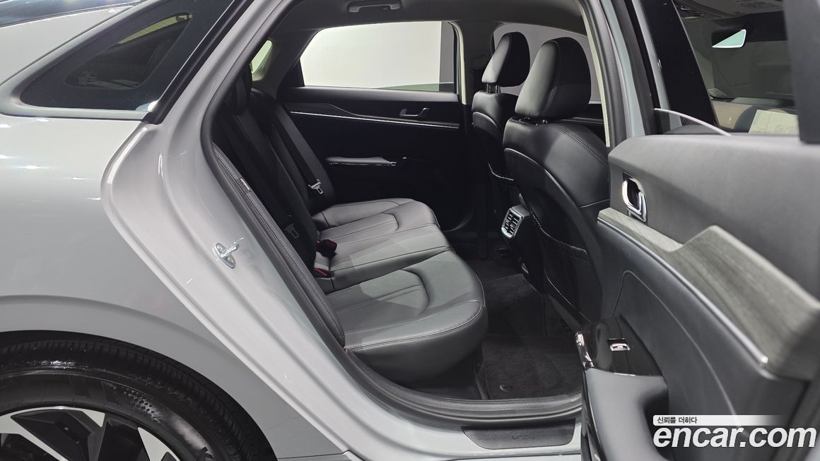 Kia K5 2025