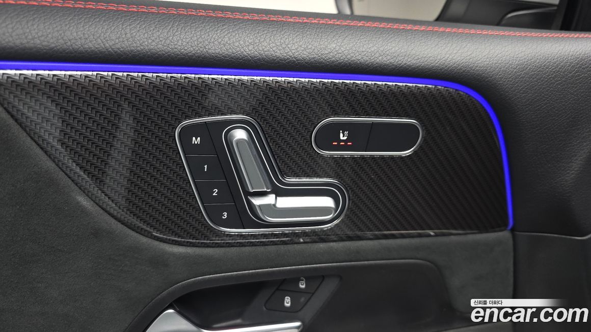 Mercedes-Benz GLB-Class 2023