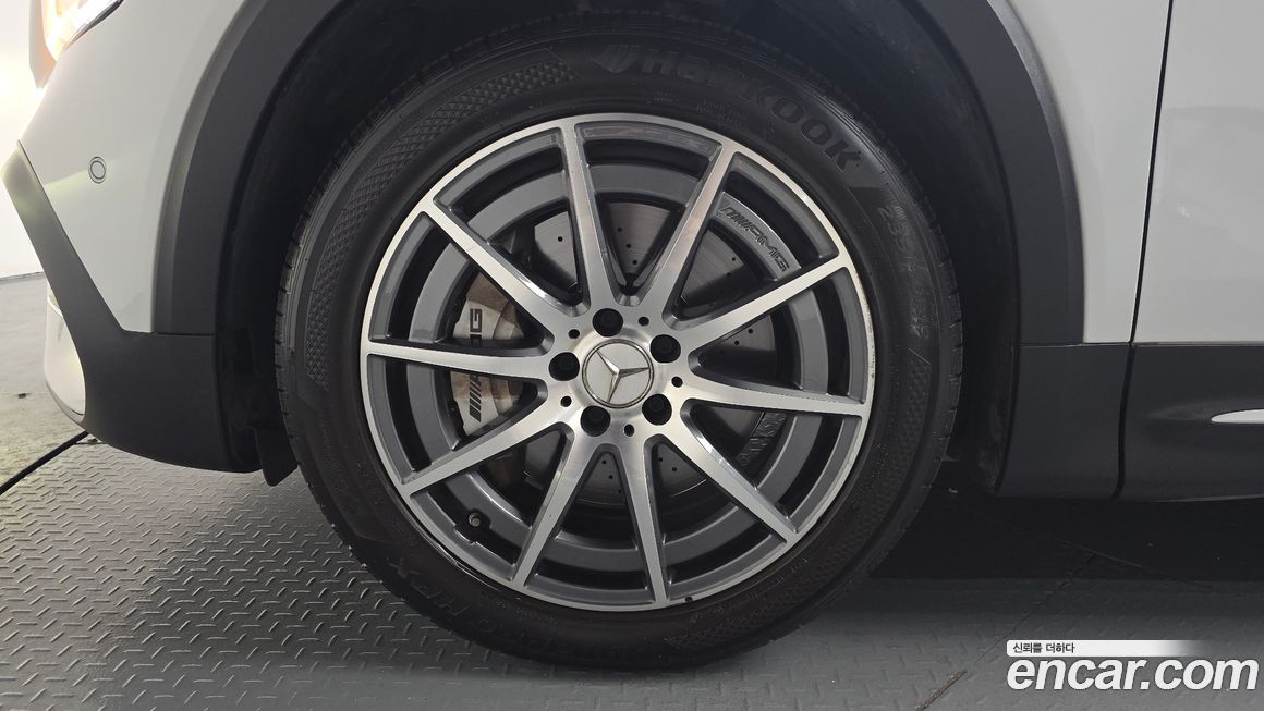 Mercedes-Benz GLB-Class 2023