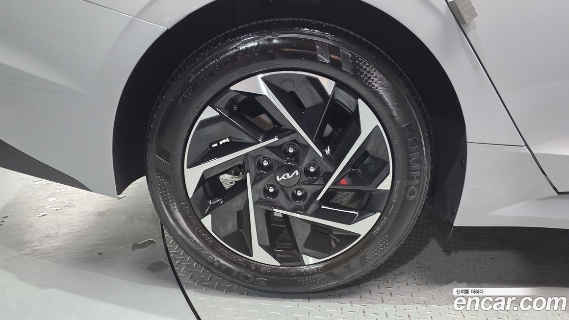 Kia K5 2025