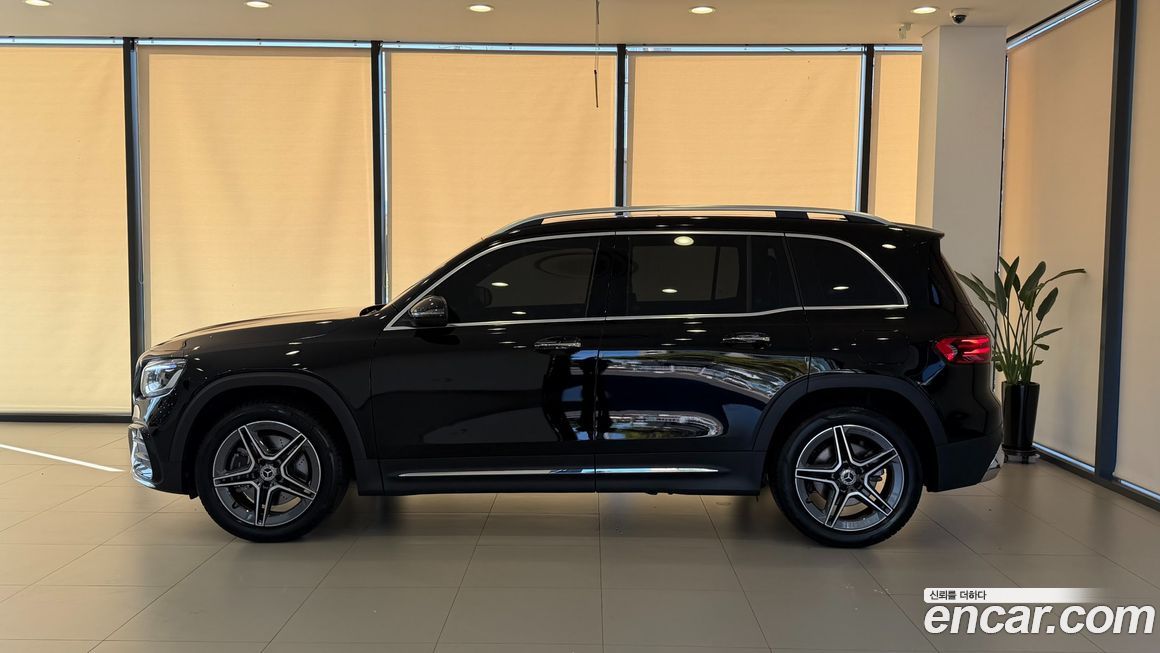 Mercedes-Benz GLB-Class 2025