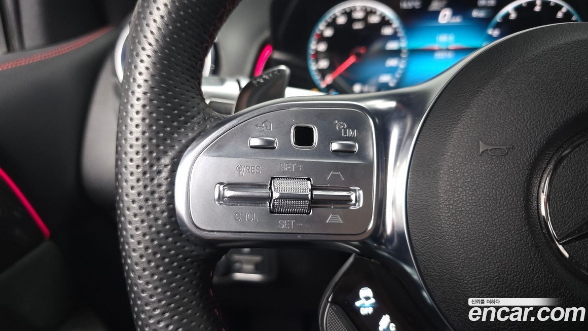 Mercedes-Benz GLB-Class 2023