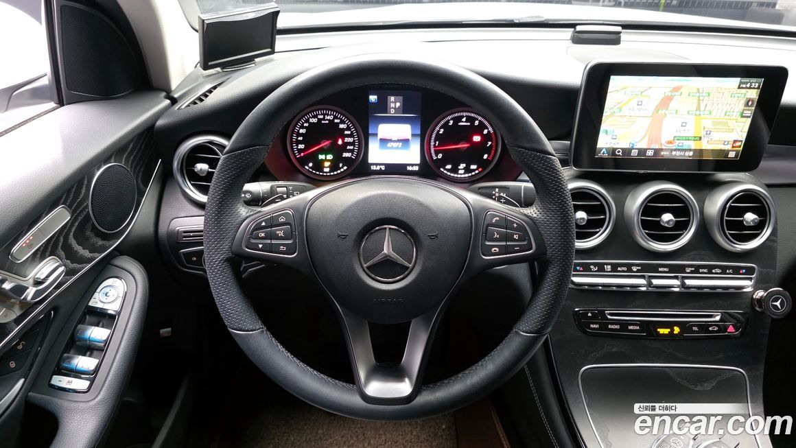 Mercedes-Benz GLC-Class 2019