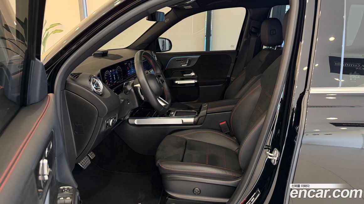 Mercedes-Benz GLB-Class 2025